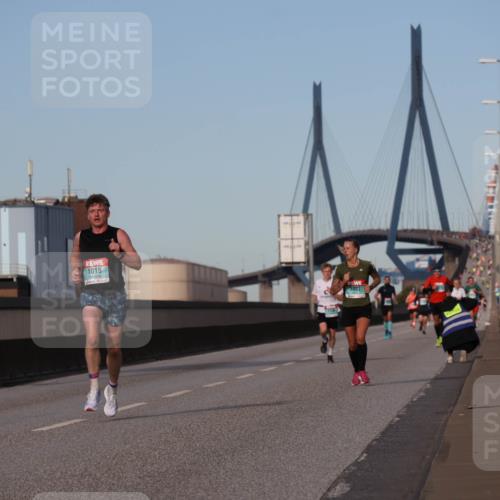 03.10.2024 - Köhlbrandbrückenlauf Luisa Fischer http://msf.ph/oto/7147944 03.10.2024 09:40:13 Position 3 1015, 1027 meine-sportfotos.de