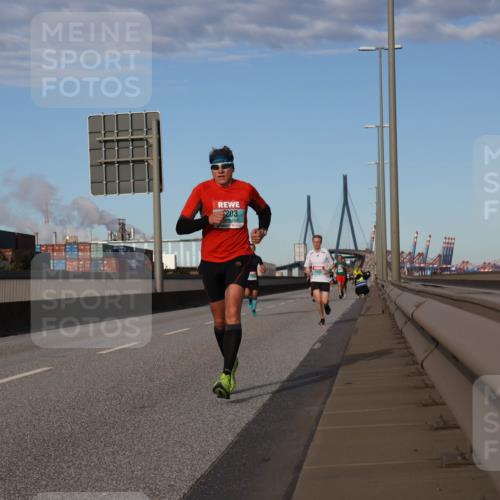 03.10.2024 - Köhlbrandbrückenlauf Luisa Fischer http://msf.ph/oto/7147986 03.10.2024 09:40:32 Position 3 203 meine-sportfotos.de