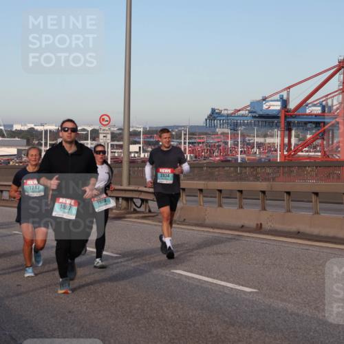 03.10.2024 - Köhlbrandbrückenlauf Matties Gatica Varas http://msf.ph/oto/7148065 03.10.2024 09:44:30 Position 2 1500, 65, 2020, 1747, 1807, 1500, 1, 1973, 2834 meine-sportfotos.de