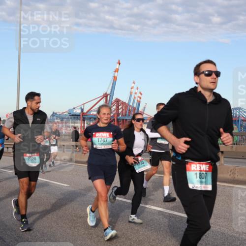 03.10.2024 - Köhlbrandbrückenlauf Matties Gatica Varas http://msf.ph/oto/7148107 03.10.2024 09:44:34 Position 2 1965, 2237, 2020, 1747, 973, 1807 meine-sportfotos.de