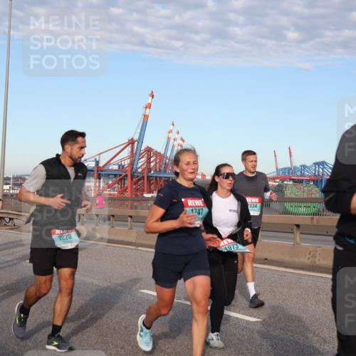 03.10.2024 - Köhlbrandbrückenlauf Matties Gatica Varas http://msf.ph/oto/7148114 03.10.2024 09:44:34 Position 2 1965, 2237, 2020, 1747, 2834, 1973, 1807 meine-sportfotos.de