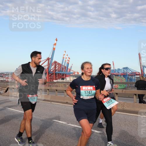 03.10.2024 - Köhlbrandbrückenlauf Matties Gatica Varas http://msf.ph/oto/7148120 03.10.2024 09:44:34 Position 2 1965, 2237, 2020, 1747, 1973 meine-sportfotos.de