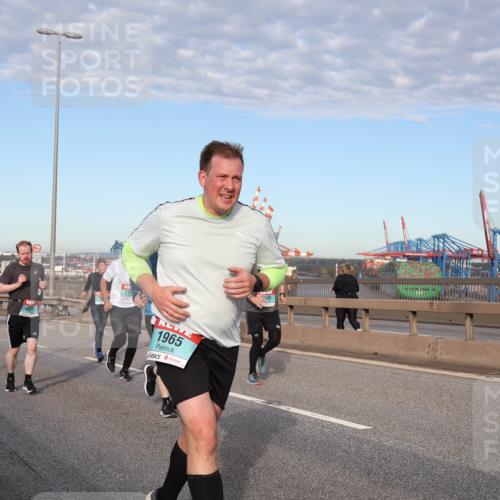 03.10.2024 - Köhlbrandbrückenlauf Matties Gatica Varas http://msf.ph/oto/7148141 03.10.2024 09:44:36 Position 2 1965, 1508 meine-sportfotos.de