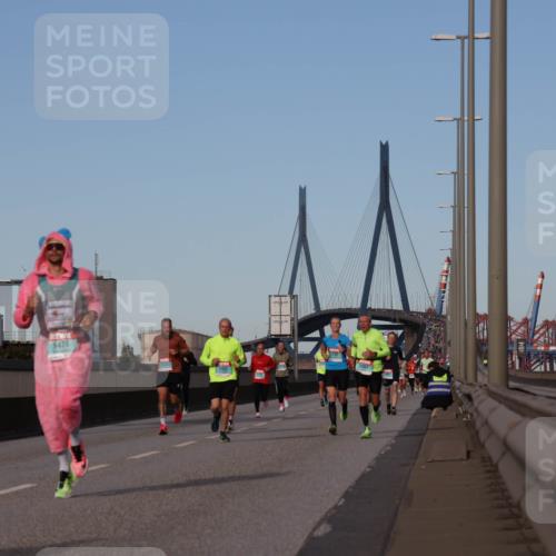 03.10.2024 - Köhlbrandbrückenlauf Luisa Fischer http://msf.ph/oto/7148155 03.10.2024 09:43:49 Position 3 1478, 1067, 1482 meine-sportfotos.de