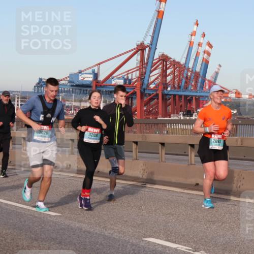 03.10.2024 - Köhlbrandbrückenlauf Matties Gatica Varas http://msf.ph/oto/7148198 03.10.2024 09:44:42 Position 2 00, 1, 8, 1790, 3026, 3208, 2093 meine-sportfotos.de