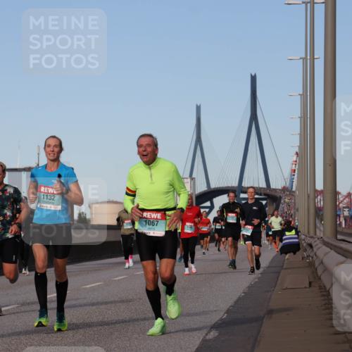 03.10.2024 - Köhlbrandbrückenlauf Luisa Fischer http://msf.ph/oto/7148208 03.10.2024 09:43:57 Position 3 1132, 1067, 1140, 1197, 1437 meine-sportfotos.de