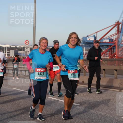 03.10.2024 - Köhlbrandbrückenlauf Matties Gatica Varas http://msf.ph/oto/7148238 03.10.2024 09:44:44 Position 2 2967, 1658, 2403, 1631, 1876, 2086, 1798 meine-sportfotos.de