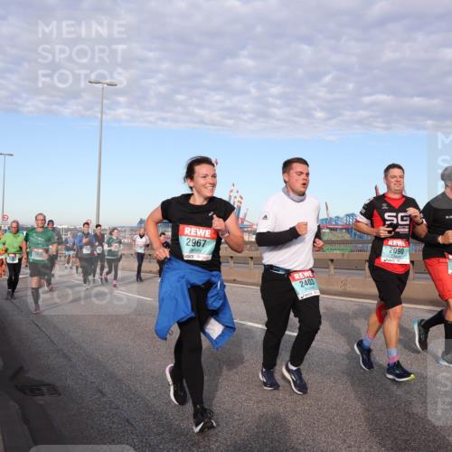 03.10.2024 - Köhlbrandbrückenlauf Matties Gatica Varas http://msf.ph/oto/7148288 03.10.2024 09:44:48 Position 2 1058, 2967, 2403, 2090, 2086 meine-sportfotos.de