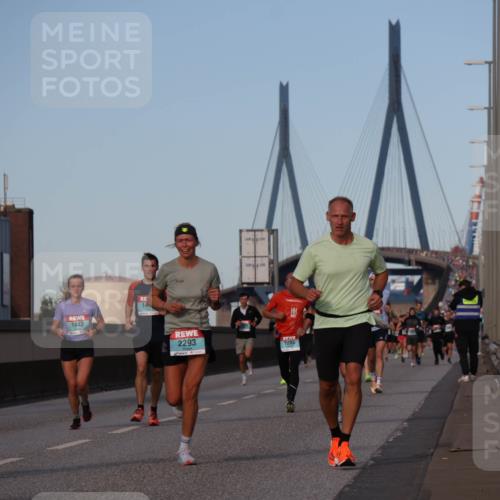 03.10.2024 - Köhlbrandbrückenlauf Luisa Fischer http://msf.ph/oto/7148298 03.10.2024 09:44:14 Position 3 1763, 1443, 2293, 1205 meine-sportfotos.de