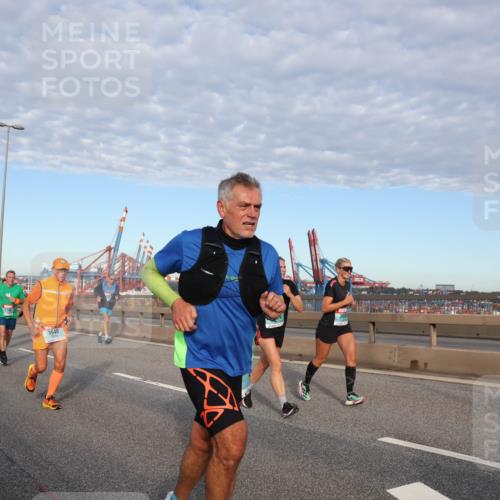 03.10.2024 - Köhlbrandbrückenlauf Matties Gatica Varas http://msf.ph/oto/7148356 03.10.2024 09:44:55 Position 2 3640 meine-sportfotos.de