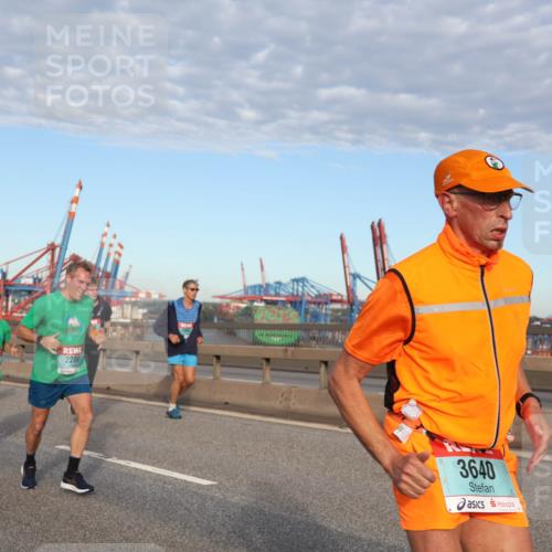 03.10.2024 - Köhlbrandbrückenlauf Matties Gatica Varas http://msf.ph/oto/7148370 03.10.2024 09:44:57 Position 2 2285, 2286, 3640 meine-sportfotos.de