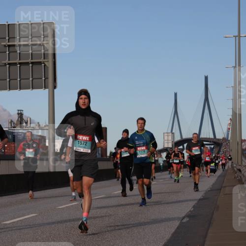 03.10.2024 - Köhlbrandbrückenlauf Luisa Fischer http://msf.ph/oto/7148379 03.10.2024 09:44:42 Position 3 2875, 1461, 1572, 2017, 1170, 1343 meine-sportfotos.de