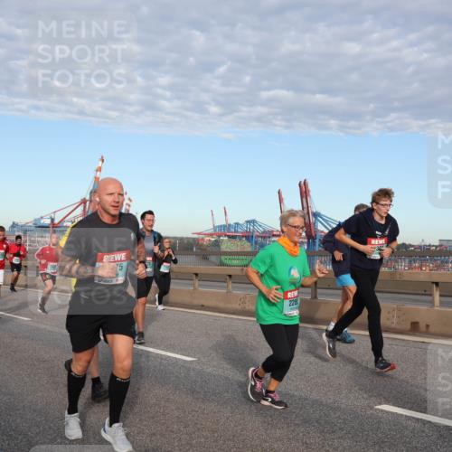 03.10.2024 - Köhlbrandbrückenlauf Matties Gatica Varas http://msf.ph/oto/7148394 03.10.2024 09:44:59 Position 2 75, 25, 228, 30 meine-sportfotos.de