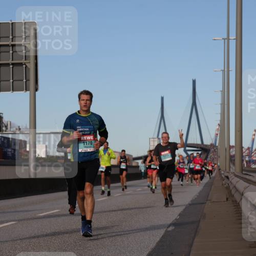 03.10.2024 - Köhlbrandbrückenlauf Luisa Fischer http://msf.ph/oto/7148395 03.10.2024 09:44:44 Position 3 1461, 1636, 9, 2017, 1170, 1343 meine-sportfotos.de