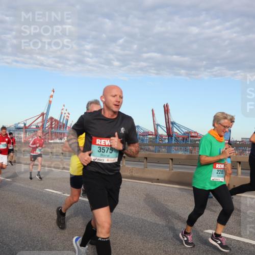 03.10.2024 - Köhlbrandbrückenlauf Matties Gatica Varas http://msf.ph/oto/7148397 03.10.2024 09:45:00 Position 2 3575, 228 meine-sportfotos.de