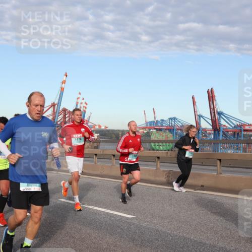 03.10.2024 - Köhlbrandbrückenlauf Matties Gatica Varas http://msf.ph/oto/7148403 03.10.2024 09:45:01 Position 2 2715, 1476, 1103, 195, 5, 2225 meine-sportfotos.de