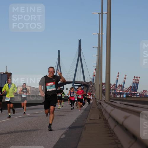 03.10.2024 - Köhlbrandbrückenlauf Luisa Fischer http://msf.ph/oto/7148411 03.10.2024 09:44:46 Position 3 1435, 3737, 1179, 1317, 1250, 1343 meine-sportfotos.de