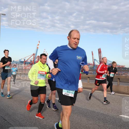 03.10.2024 - Köhlbrandbrückenlauf Matties Gatica Varas http://msf.ph/oto/7148413 03.10.2024 09:45:02 Position 2 2598, 5, 1103, 195 meine-sportfotos.de