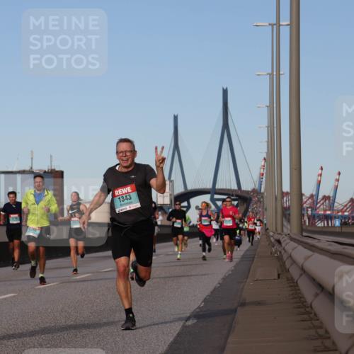 03.10.2024 - Köhlbrandbrückenlauf Luisa Fischer http://msf.ph/oto/7148421 03.10.2024 09:44:47 Position 3 3737, 1179, 1250, 1317, 1343 meine-sportfotos.de