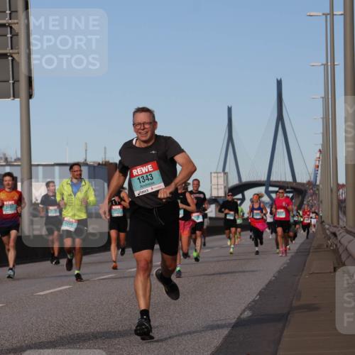 03.10.2024 - Köhlbrandbrückenlauf Luisa Fischer http://msf.ph/oto/7148428 03.10.2024 09:44:48 Position 3 3737, 1179, 1250, 1317, 1343 meine-sportfotos.de