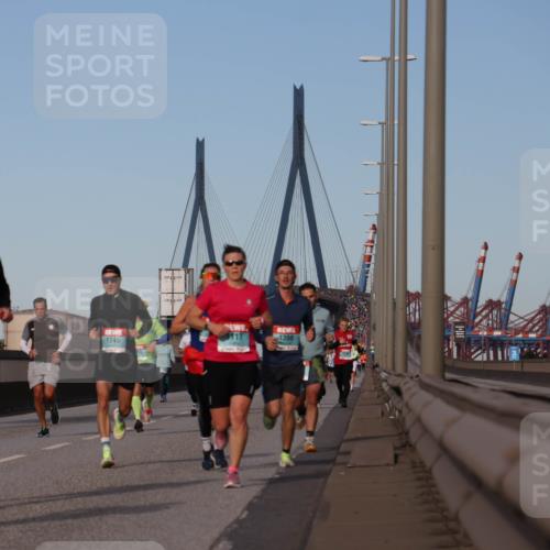 03.10.2024 - Köhlbrandbrückenlauf Luisa Fischer http://msf.ph/oto/7148436 03.10.2024 09:44:54 Position 3 2220, 1119, 1245, 1399 meine-sportfotos.de