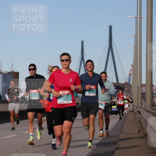 03.10.2024 - Köhlbrandbrückenlauf Luisa Fischer http://msf.ph/oto/7148481 03.10.2024 09:44:56 Position 3 20, 1245, 1117, 1399, 1204 meine-sportfotos.de