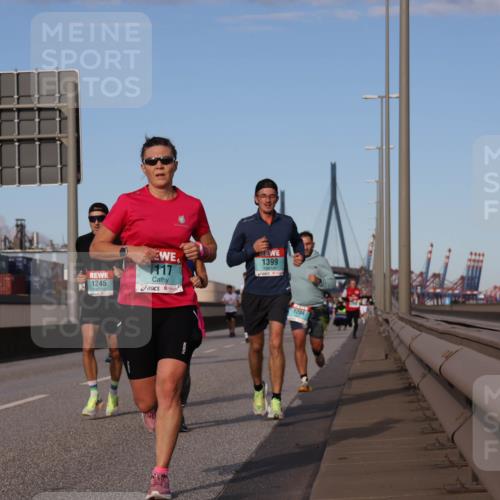 03.10.2024 - Köhlbrandbrückenlauf Luisa Fischer http://msf.ph/oto/7148502 03.10.2024 09:44:59 Position 3 1245, 1117, 1399, 1204 meine-sportfotos.de