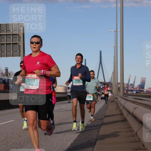 03.10.2024 - Köhlbrandbrückenlauf Luisa Fischer http://msf.ph/oto/7148507 03.10.2024 09:44:59 Position 3 1117, 1399, 12, 1204 meine-sportfotos.de