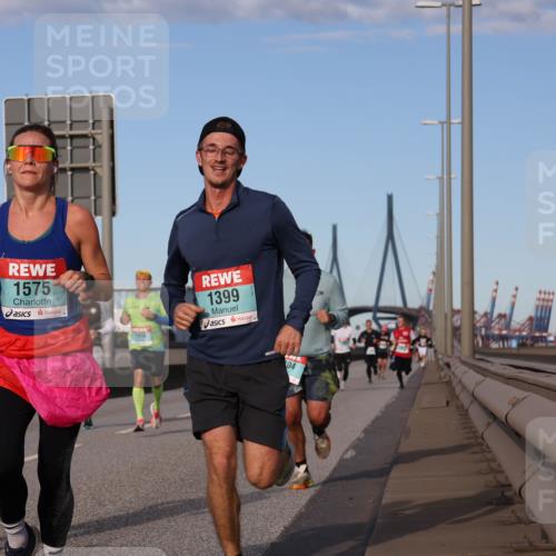 03.10.2024 - Köhlbrandbrückenlauf Luisa Fischer http://msf.ph/oto/7148523 03.10.2024 09:45:01 Position 3 40, 1245, 1575, 1056, 1399, 04 meine-sportfotos.de