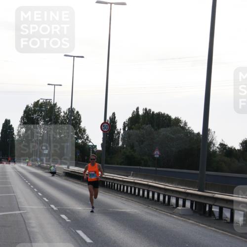 03.10.2024 - Köhlbrandbrückenlauf Miley Keyser http://msf.ph/oto/7155352 03.10.2024 09:08:56 Position 3 50 meine-sportfotos.de