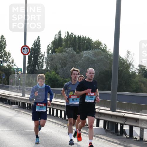 03.10.2024 - Köhlbrandbrückenlauf Miley Keyser http://msf.ph/oto/7155491 03.10.2024 09:10:25 Position 3 50, 1839, 3676, 1020 meine-sportfotos.de