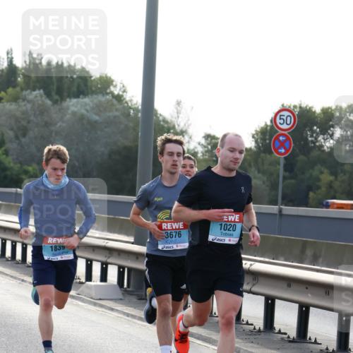 03.10.2024 - Köhlbrandbrückenlauf Miley Keyser http://msf.ph/oto/7155500 03.10.2024 09:10:26 Position 3 1839, 3676, 1020, 50 meine-sportfotos.de