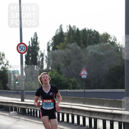 03.10.2024 - Köhlbrandbrückenlauf Miley Keyser http://msf.ph/oto/7155520 03.10.2024 09:10:34 Position 3 50, 50, 1024 meine-sportfotos.de