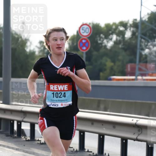 03.10.2024 - Köhlbrandbrückenlauf Miley Keyser http://msf.ph/oto/7155537 03.10.2024 09:10:36 Position 3 1024, 50 meine-sportfotos.de