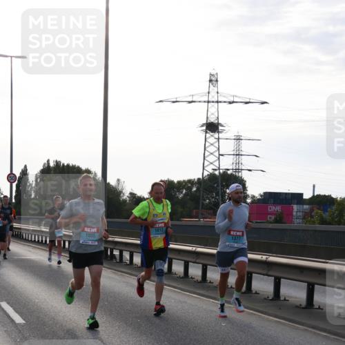 03.10.2024 - Köhlbrandbrückenlauf Miley Keyser http://msf.ph/oto/7155732 03.10.2024 09:11:45 Position 3 50, 1055, 1013, 1377 meine-sportfotos.de