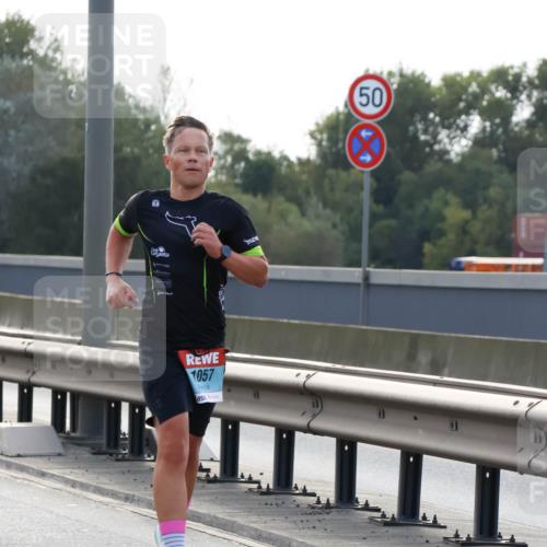 03.10.2024 - Köhlbrandbrückenlauf Miley Keyser http://msf.ph/oto/7155735 03.10.2024 09:11:47 Position 3 1057, 50, 50 meine-sportfotos.de