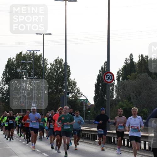 03.10.2024 - Köhlbrandbrückenlauf Miley Keyser http://msf.ph/oto/7155875 03.10.2024 09:12:24 Position 3 1, 50, 1329, 1085 meine-sportfotos.de