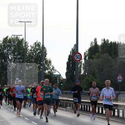 03.10.2024 - Köhlbrandbrückenlauf Miley Keyser http://msf.ph/oto/7155878 03.10.2024 09:12:24 Position 3 1, 50, 1176, 1329, 1098, 1085, 150 meine-sportfotos.de