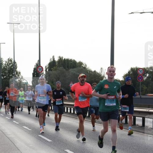 03.10.2024 - Köhlbrandbrückenlauf Miley Keyser http://msf.ph/oto/7155906 03.10.2024 09:12:31 Position 3 50, 1176, 1361, 1141, 1329, 1301 meine-sportfotos.de