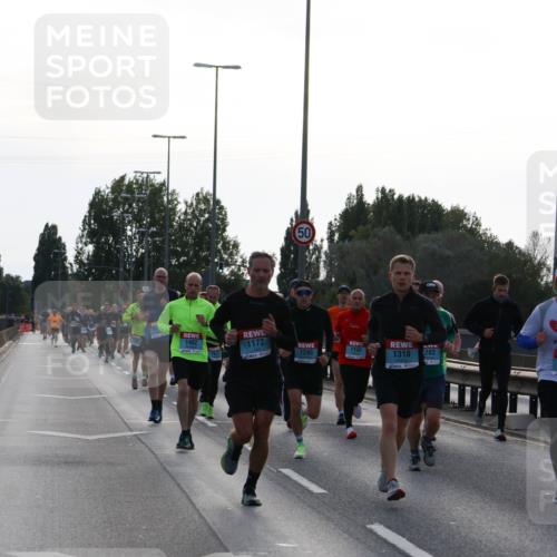 03.10.2024 - Köhlbrandbrückenlauf Miley Keyser http://msf.ph/oto/7155942 03.10.2024 09:12:39 Position 3 50, 1482, 1172, 137, 1140, 1472, 1245, 1310, 202 meine-sportfotos.de