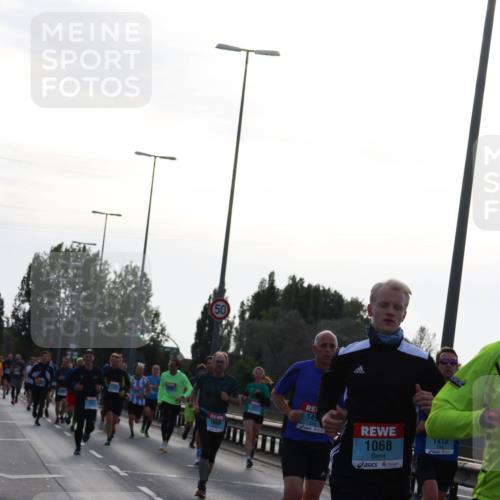 03.10.2024 - Köhlbrandbrückenlauf Miley Keyser http://msf.ph/oto/7156000 03.10.2024 09:12:50 Position 3 14, 1068, 1413, 125 meine-sportfotos.de