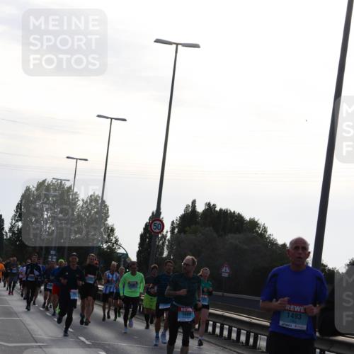 03.10.2024 - Köhlbrandbrückenlauf Miley Keyser http://msf.ph/oto/7156008 03.10.2024 09:12:51 Position 3 50, 1089, 1493 meine-sportfotos.de