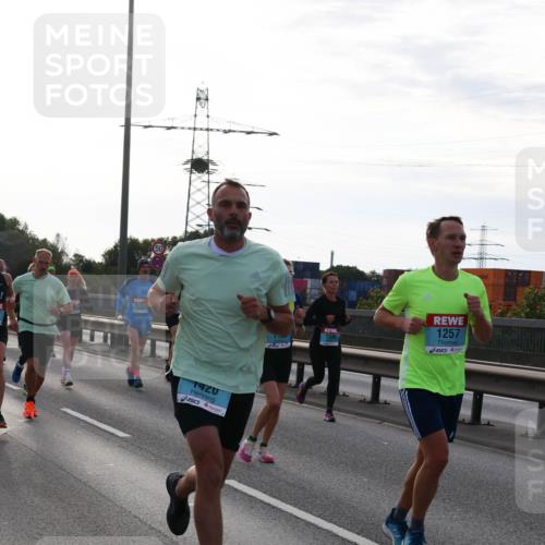 03.10.2024 - Köhlbrandbrückenlauf Miley Keyser http://msf.ph/oto/7156160 03.10.2024 09:13:27 Position 3 1420, 1257 meine-sportfotos.de