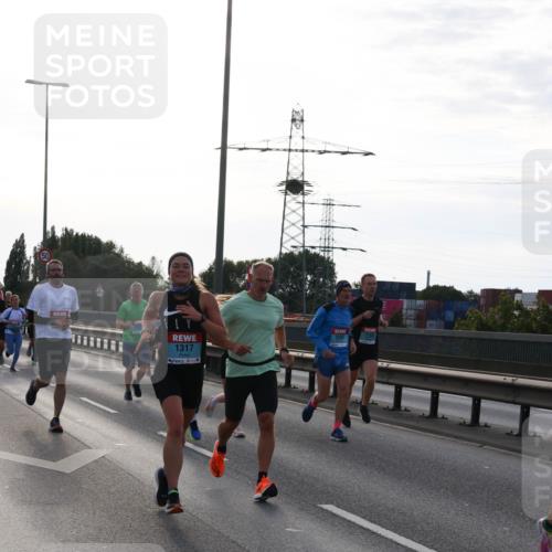 03.10.2024 - Köhlbrandbrückenlauf Miley Keyser http://msf.ph/oto/7156170 03.10.2024 09:13:28 Position 3 1159, 1317, 1243 meine-sportfotos.de