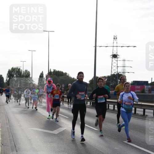 03.10.2024 - Köhlbrandbrückenlauf Miley Keyser http://msf.ph/oto/7156192 03.10.2024 09:13:34 Position 3 26, 3737, 1498, 1433 meine-sportfotos.de