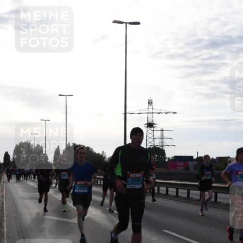 03.10.2024 - Köhlbrandbrückenlauf Miley Keyser http://msf.ph/oto/7156233 03.10.2024 09:13:43 Position 3 1354, 144, 1350 meine-sportfotos.de