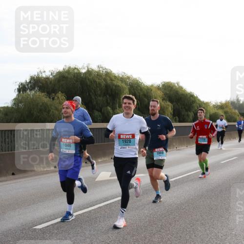 03.10.2024 - Köhlbrandbrückenlauf Miley Keyser http://msf.ph/oto/7156347 03.10.2024 09:14:22 Position 3 1046, 1920, 1969, 1774 meine-sportfotos.de