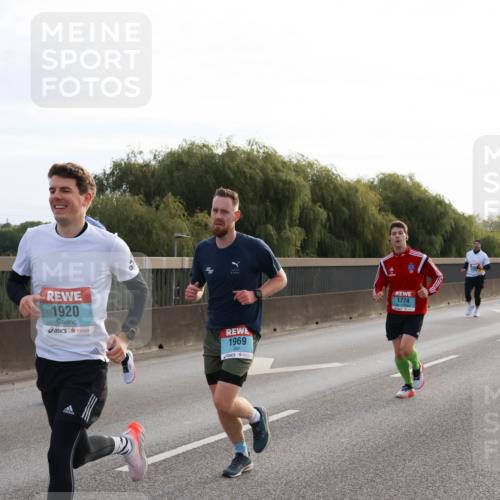 03.10.2024 - Köhlbrandbrückenlauf Miley Keyser http://msf.ph/oto/7156355 03.10.2024 09:14:23 Position 3 1920, 1969, 1774 meine-sportfotos.de