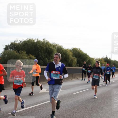 03.10.2024 - Köhlbrandbrückenlauf Miley Keyser http://msf.ph/oto/7156425 03.10.2024 09:14:35 Position 3 1669, 1491, 1572 meine-sportfotos.de