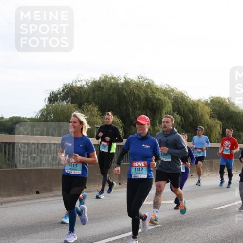 03.10.2024 - Köhlbrandbrückenlauf Miley Keyser http://msf.ph/oto/7156444 03.10.2024 09:14:39 Position 3 2, 1411, 1456, 1412, 1595, 1254 meine-sportfotos.de
